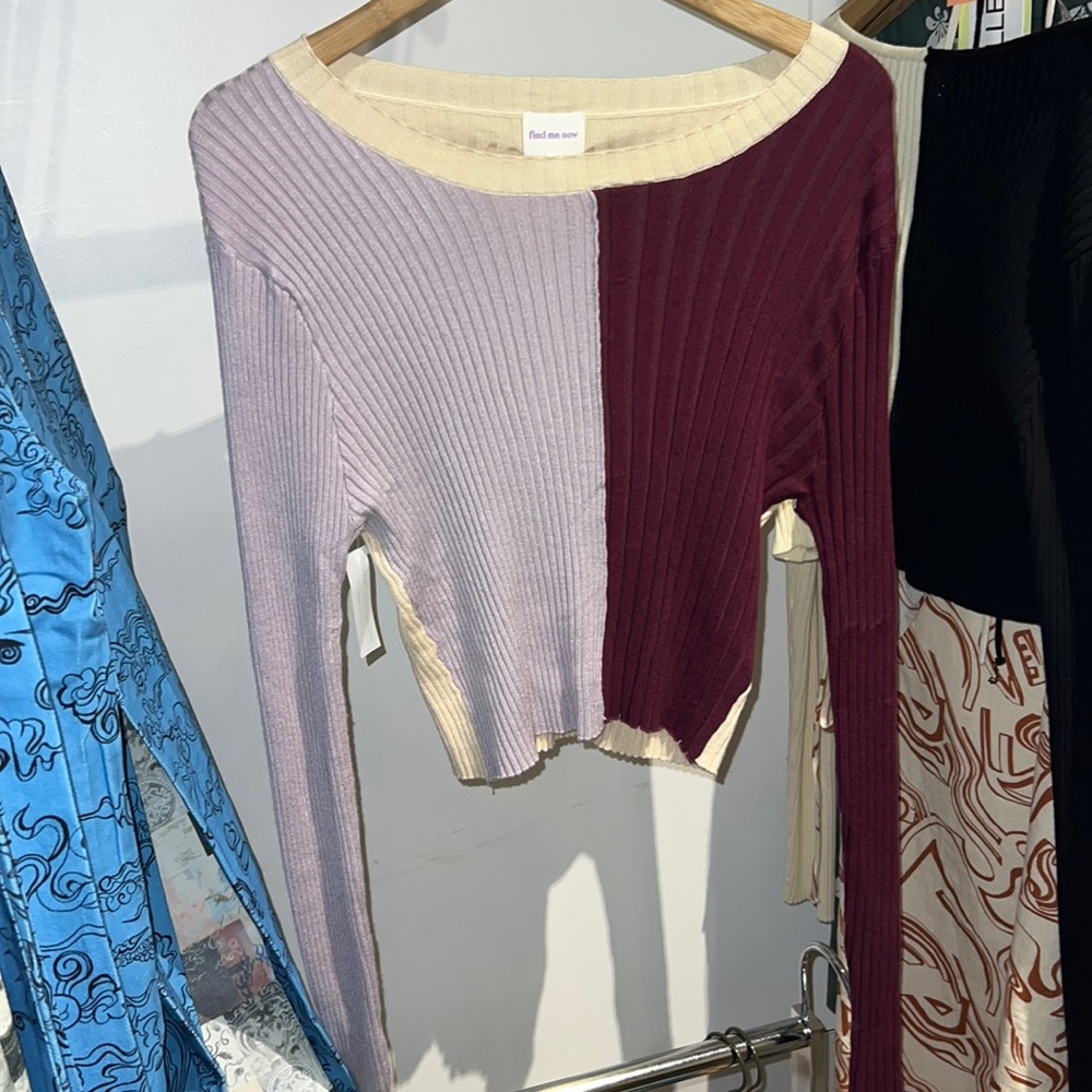 NWOT Color Block Cropped Long Sleeve - Find Me Now